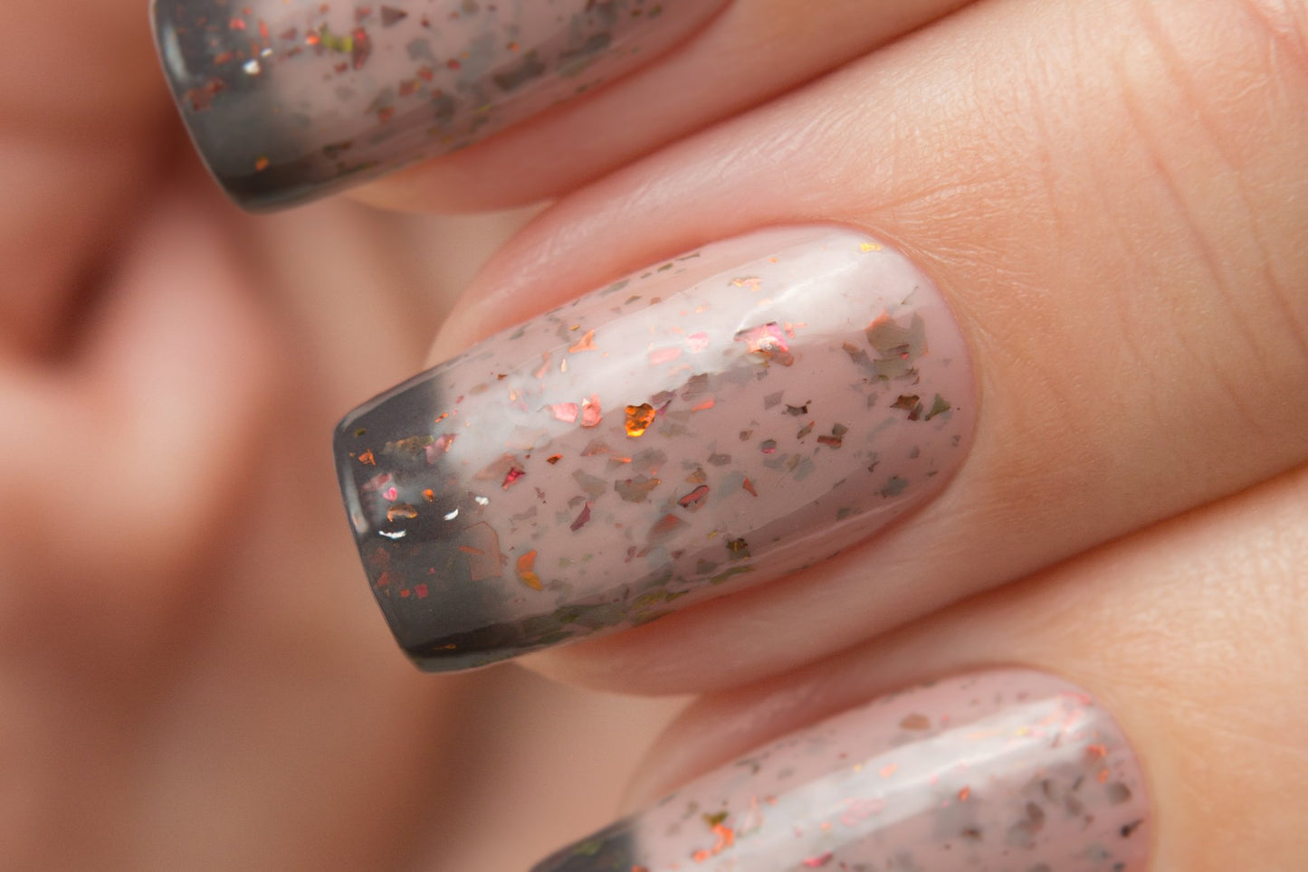 Lollipolish bow polish beige pink dark grey thermal nail polish - Shapes